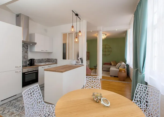 Le Griffon Apartment